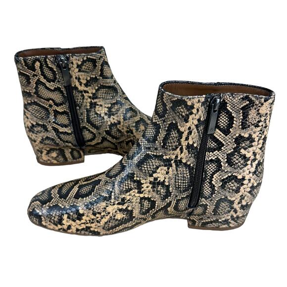 Aquatalia NWOB Ulyssa Snakeskin Ankle Booties Size 7.5 Python Embossed Leather - Picture 1 of 8